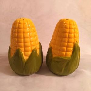 Vintage Hand Painted corn cob salt and pepper shakers